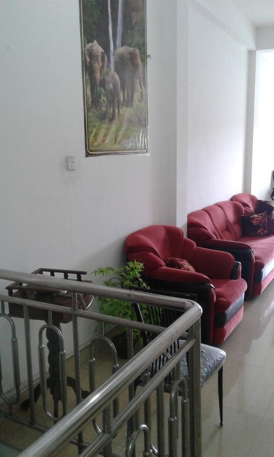 Down Town Hotel Ponnarankulama Bagian luar foto