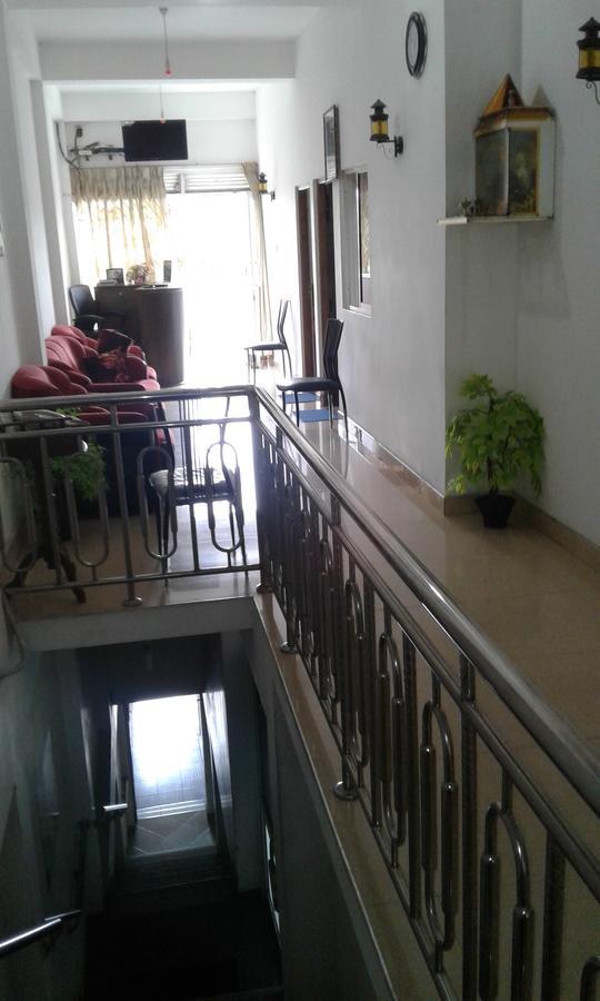 Down Town Hotel Ponnarankulama Bagian luar foto