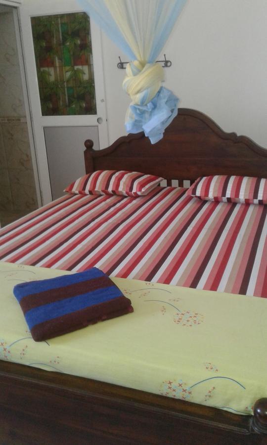 Down Town Hotel Ponnarankulama Bagian luar foto