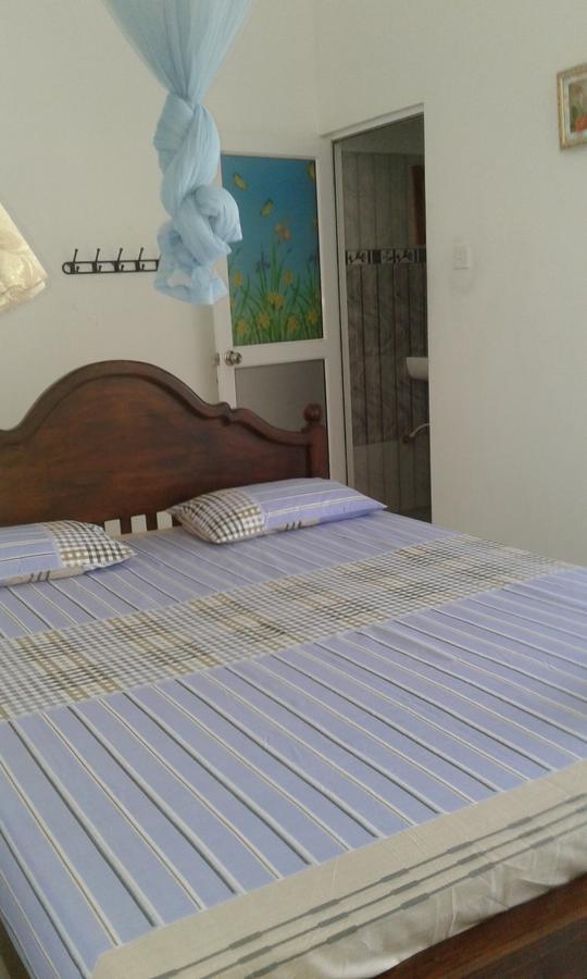 Down Town Hotel Ponnarankulama Bagian luar foto